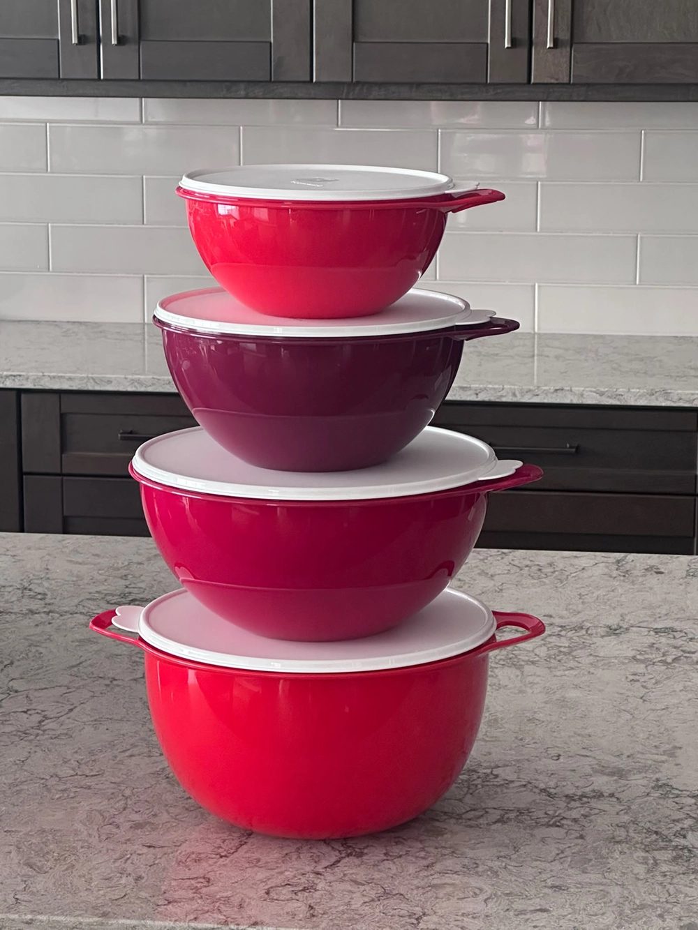 Nesting Tupperware mixing bowls